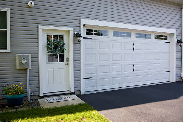 24/7 Emergency Garage Door Panel Replacement experts in Craven County County, NC